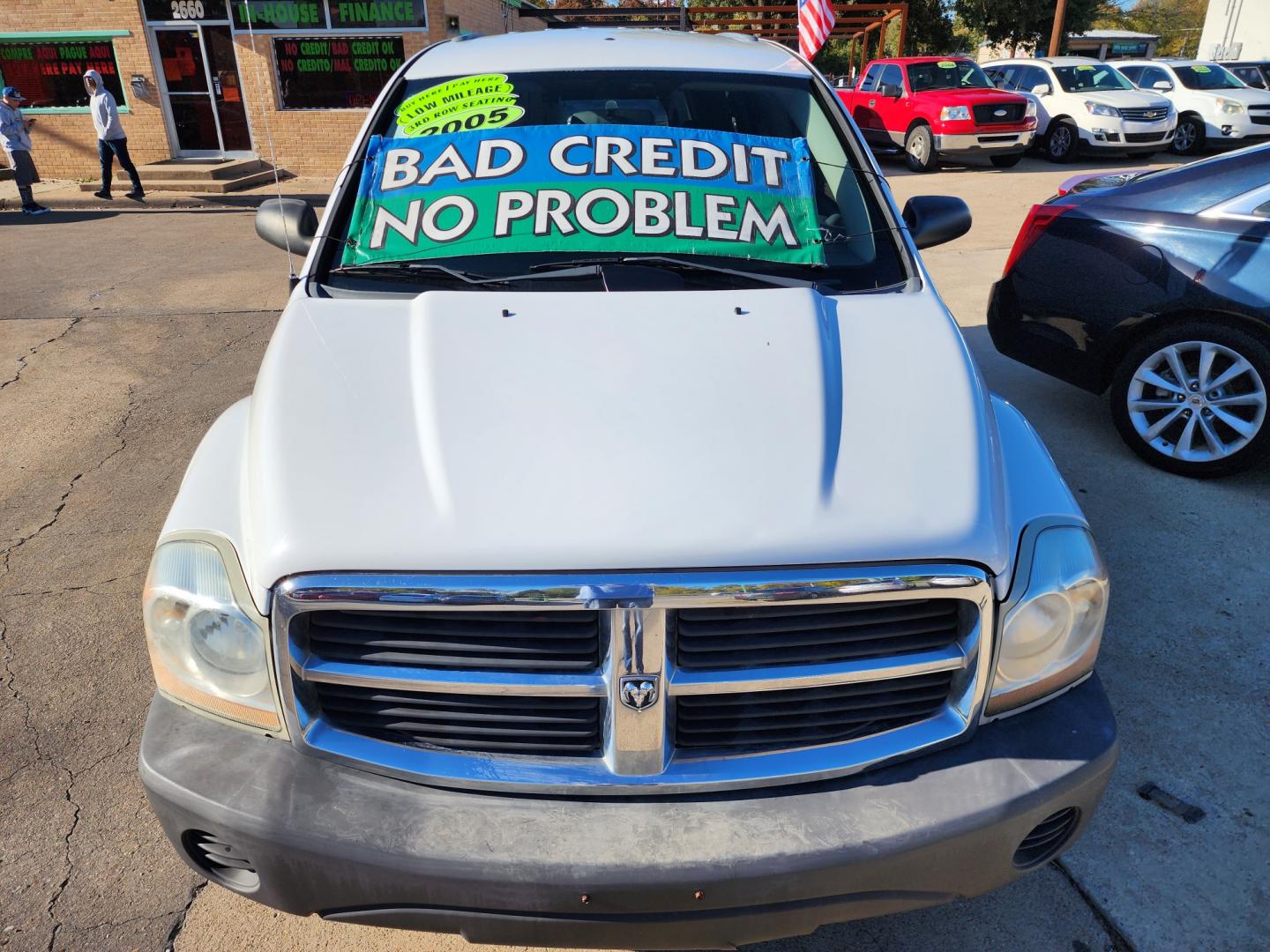 2005 WHITE Dodge Durango ST (1D4HD38K75F) with an 3.7L V6 SOHC 12V engine, AUTO transmission, located at 2660 S.Garland Avenue, Garland, TX, 75041, (469) 298-3118, 32.885387, -96.656776 - Photo#8